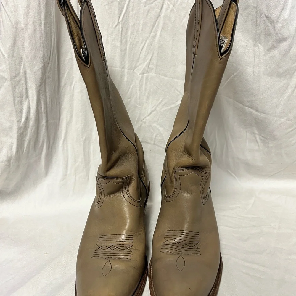 Tan Leather Cowboy Boots vintage frye size 10 1/2 d